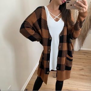 🔁 Brown + Black Plaid Cardigan